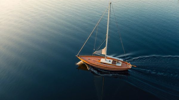 Petit voilier : 10 choix judicieux pour votre navigation en 2026